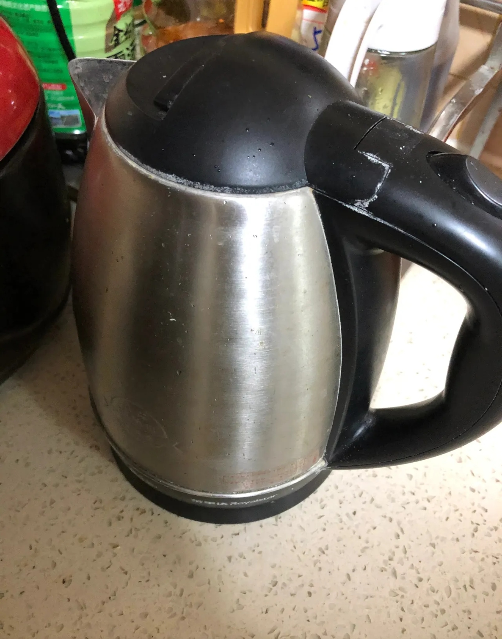 我从来不用电水壶或饮水机,因为它们的温度达不到我的要求