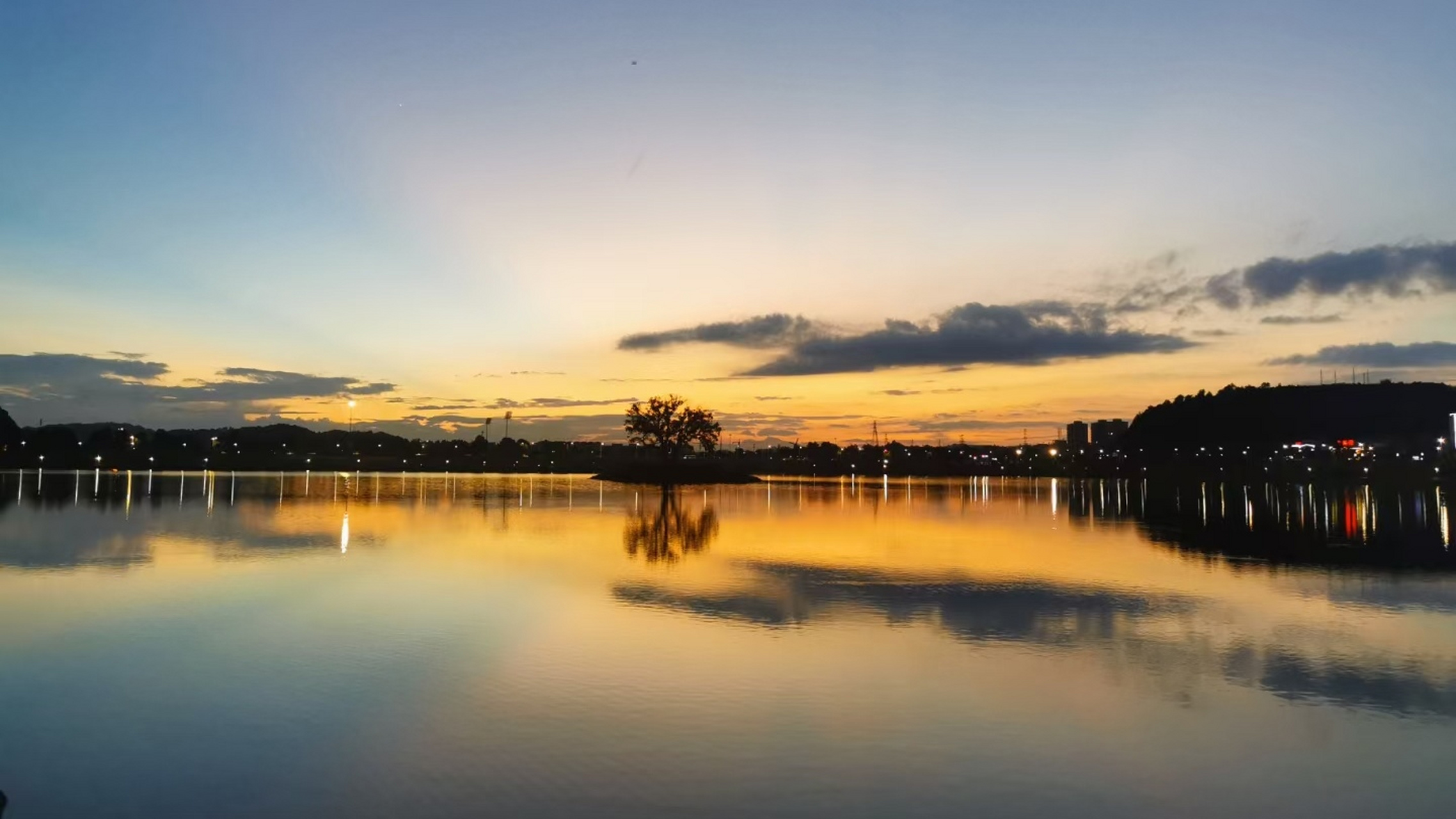 美丽的景德镇昌南湖 虽然是同样的昌南湖,然而却在每一天里都是不尽
