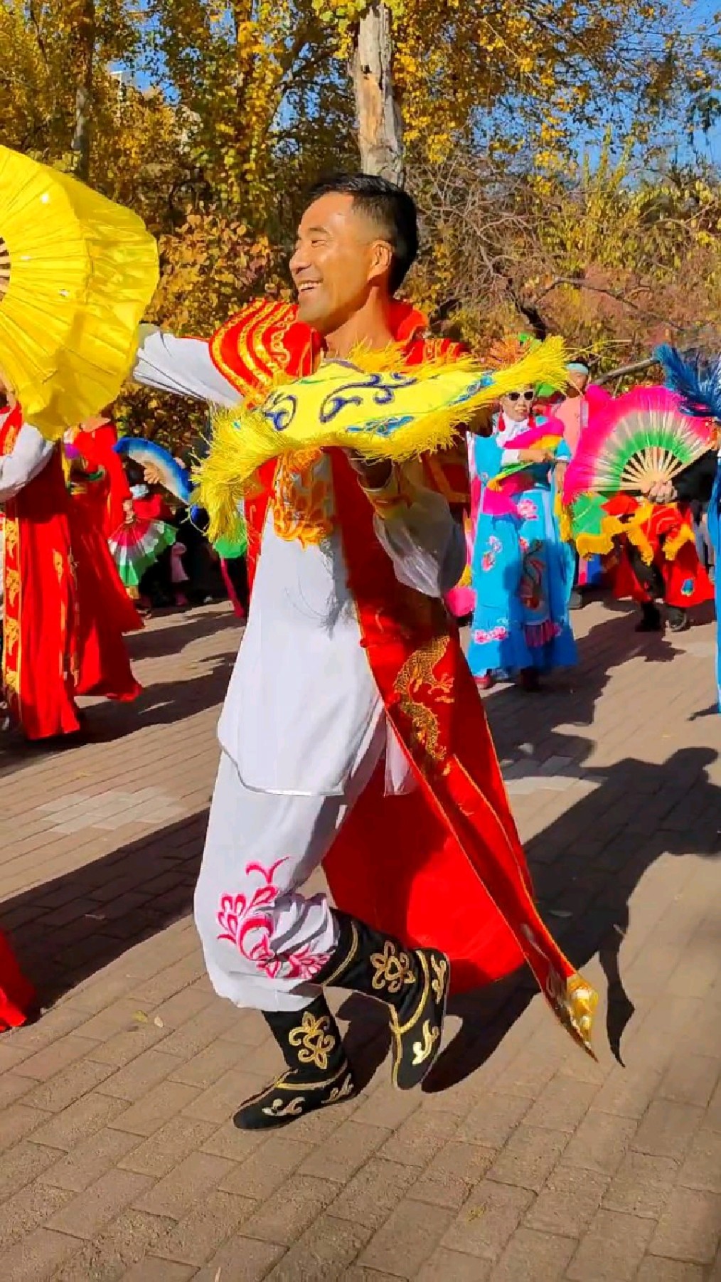 秧歌趙大浪,在哈爾濱建國公園扭上一段江北送情郎-度小視