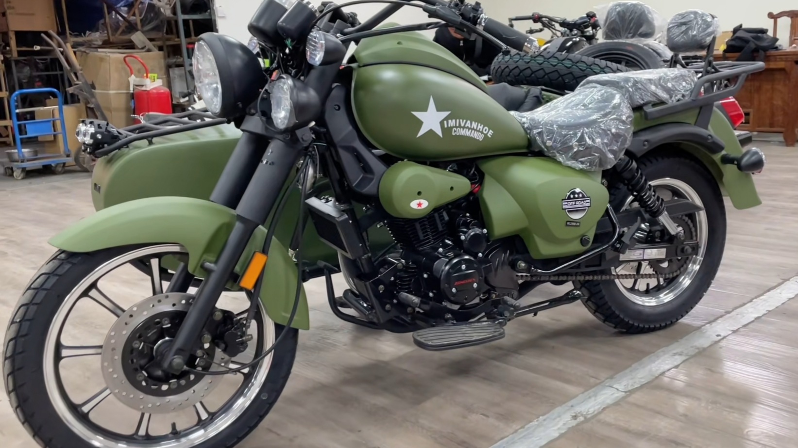 长江经典的cj750边三轮,而第一代的水平对置发动机才是精髓