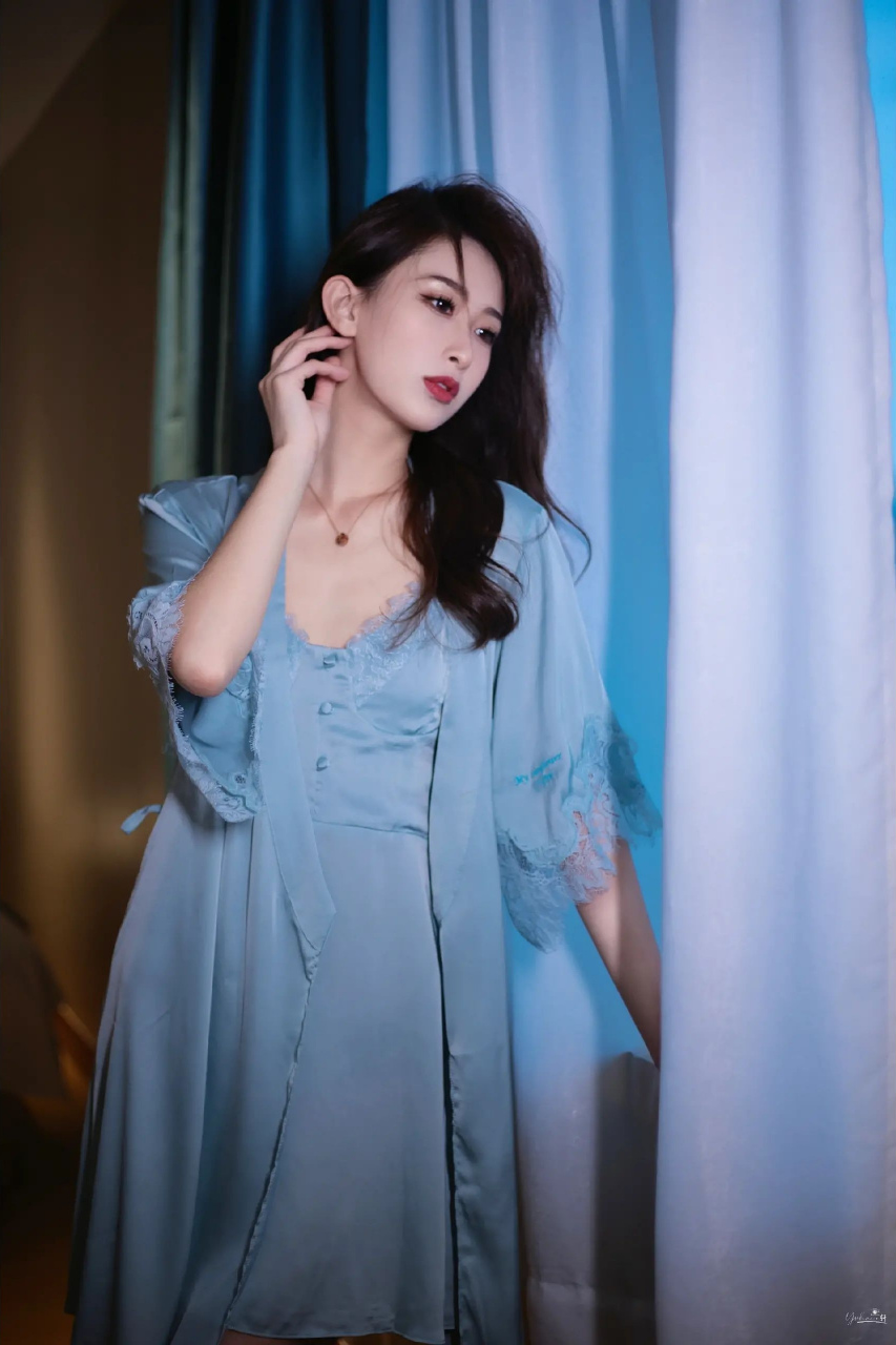 这就是风情万种的女人味吧?