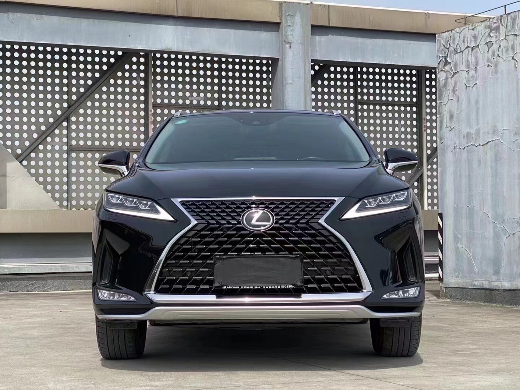 1,雷克萨斯suv车型rx300挺好的直到2001年丰田正式把lexus品牌引入