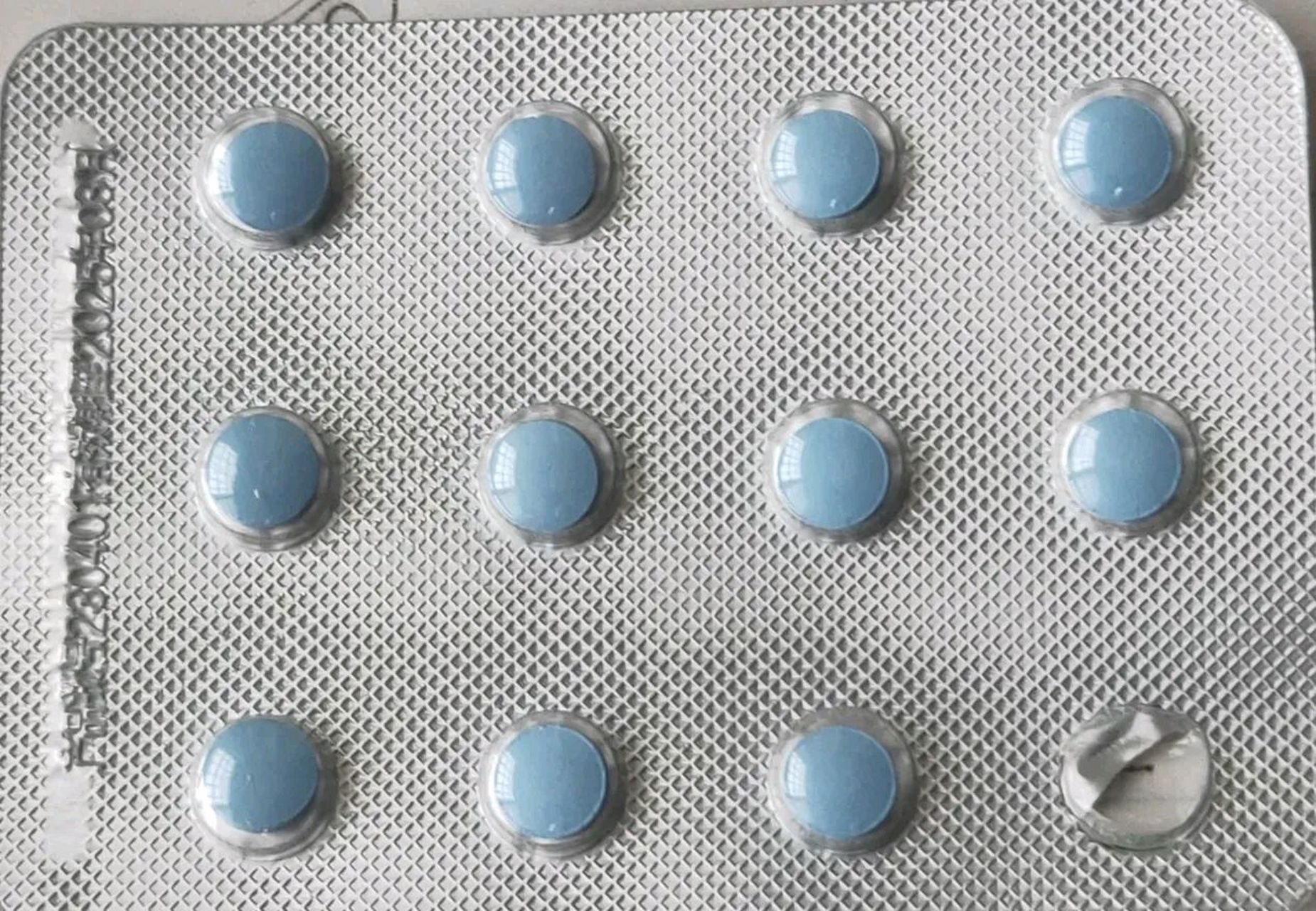 每天临睡前吃一片右佐匹克隆片,吃了两年了,躺下就睡着,早上四,五点钟