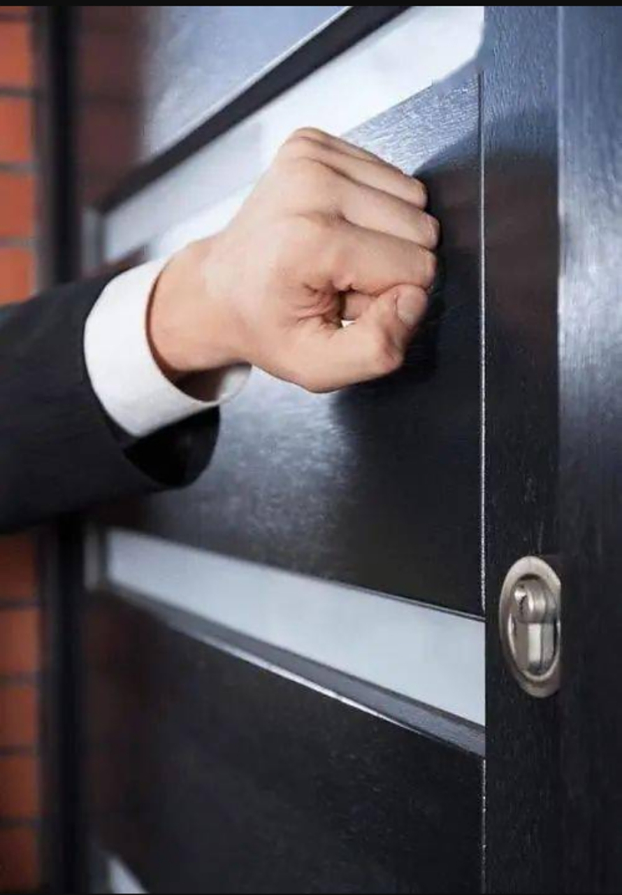 物业敲门,我果断拒绝开门,是我的防备心太重了吗?