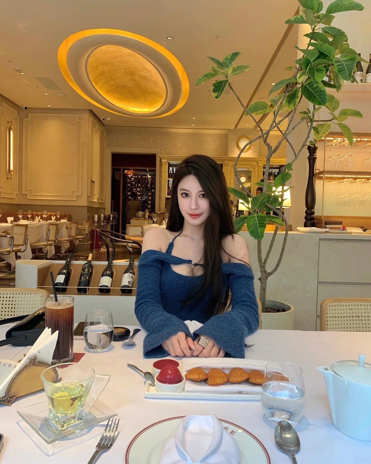 举止轻浮.轻浮的女人,容易让男人心动.