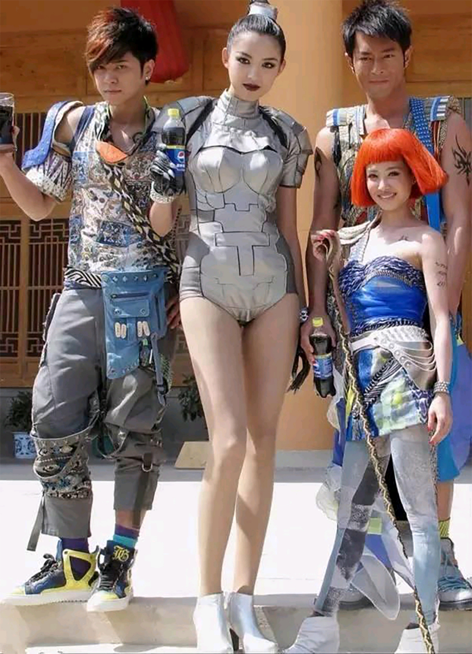 张梓琳,蔡依林旧照,蔡依林这身高的劣势在张梓琳面前真的好明显[左