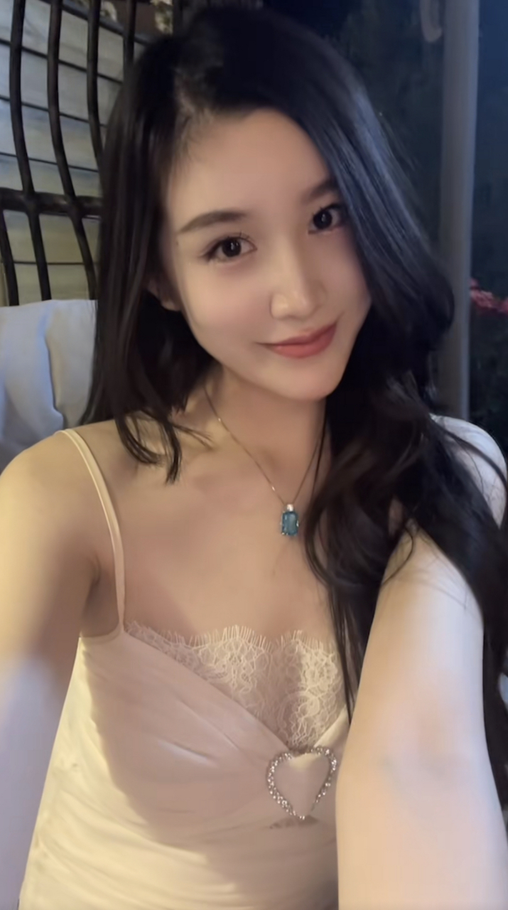 1 第八位,方媛yilia,那欣长健美的身材,优雅迷人的风度,有一种说不出