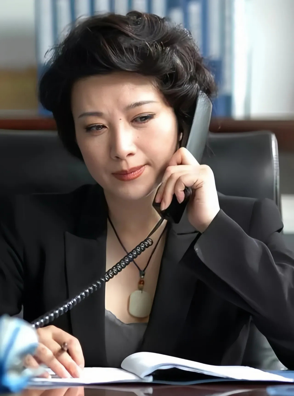 国家一级演员王静,长得漂亮演技好,为人低调无绯闻,60岁婚姻成迷.