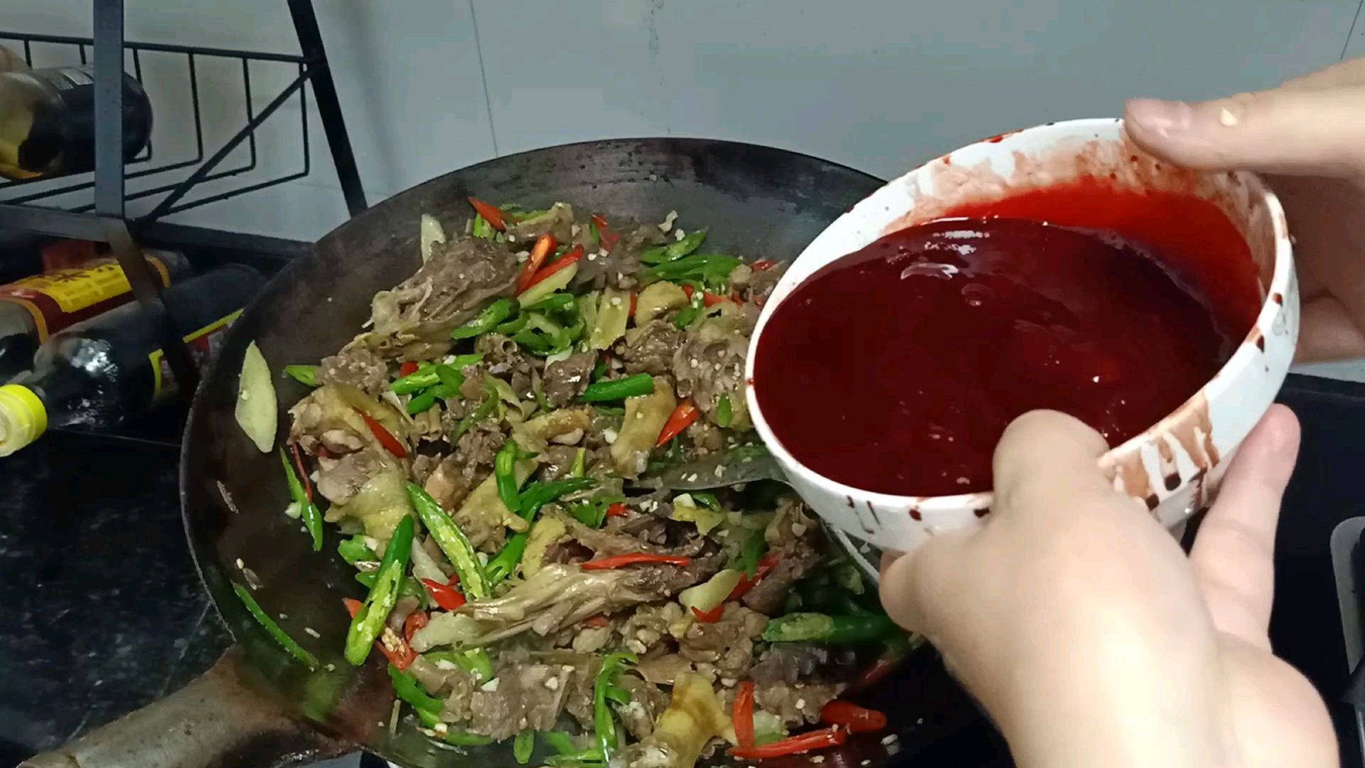 湖南血酱鸭做法之武冈血鸭,从调制血酱到上饭桌全程详细讲解
