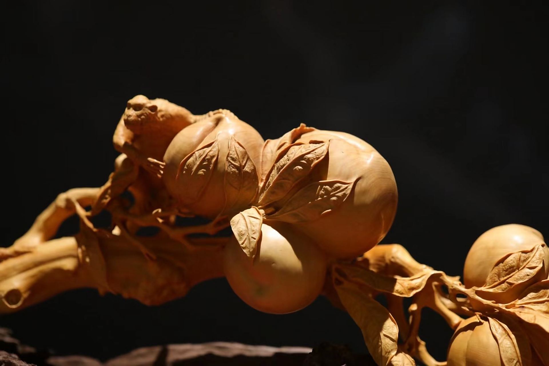 小叶黄杨|灵猴献寿  小叶黄杨木雕,整料一体,细节处理到位,名师全手工