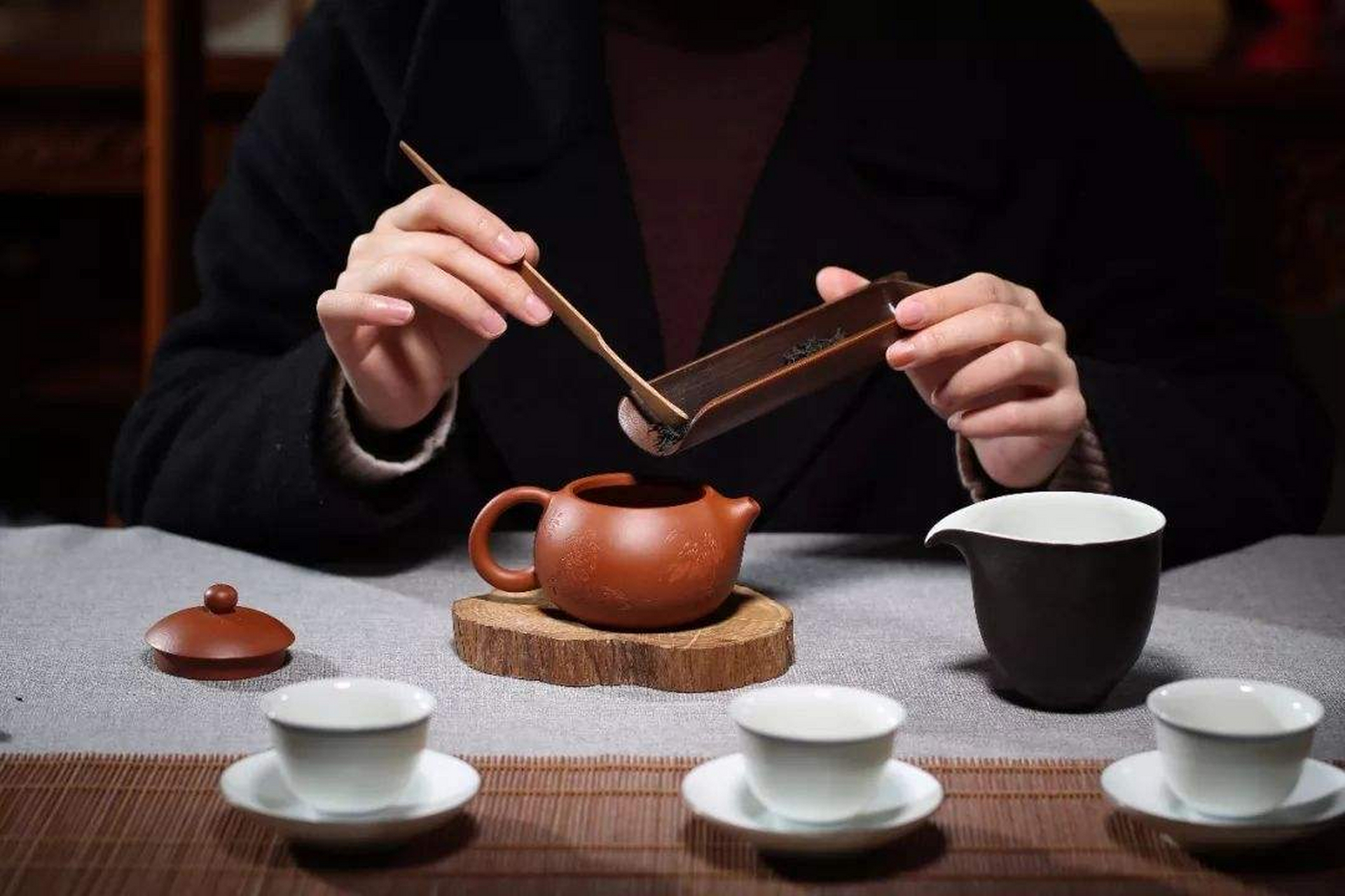 喝茶 放松心情 喝茶是一种古老且普遍的社交和饮品文化