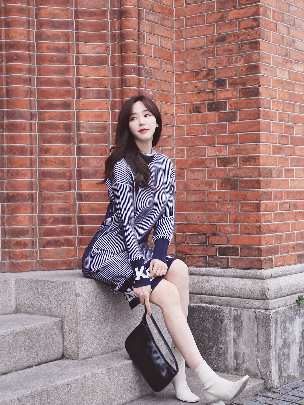 吴佳尼写真美图:美丽大方,成熟知性