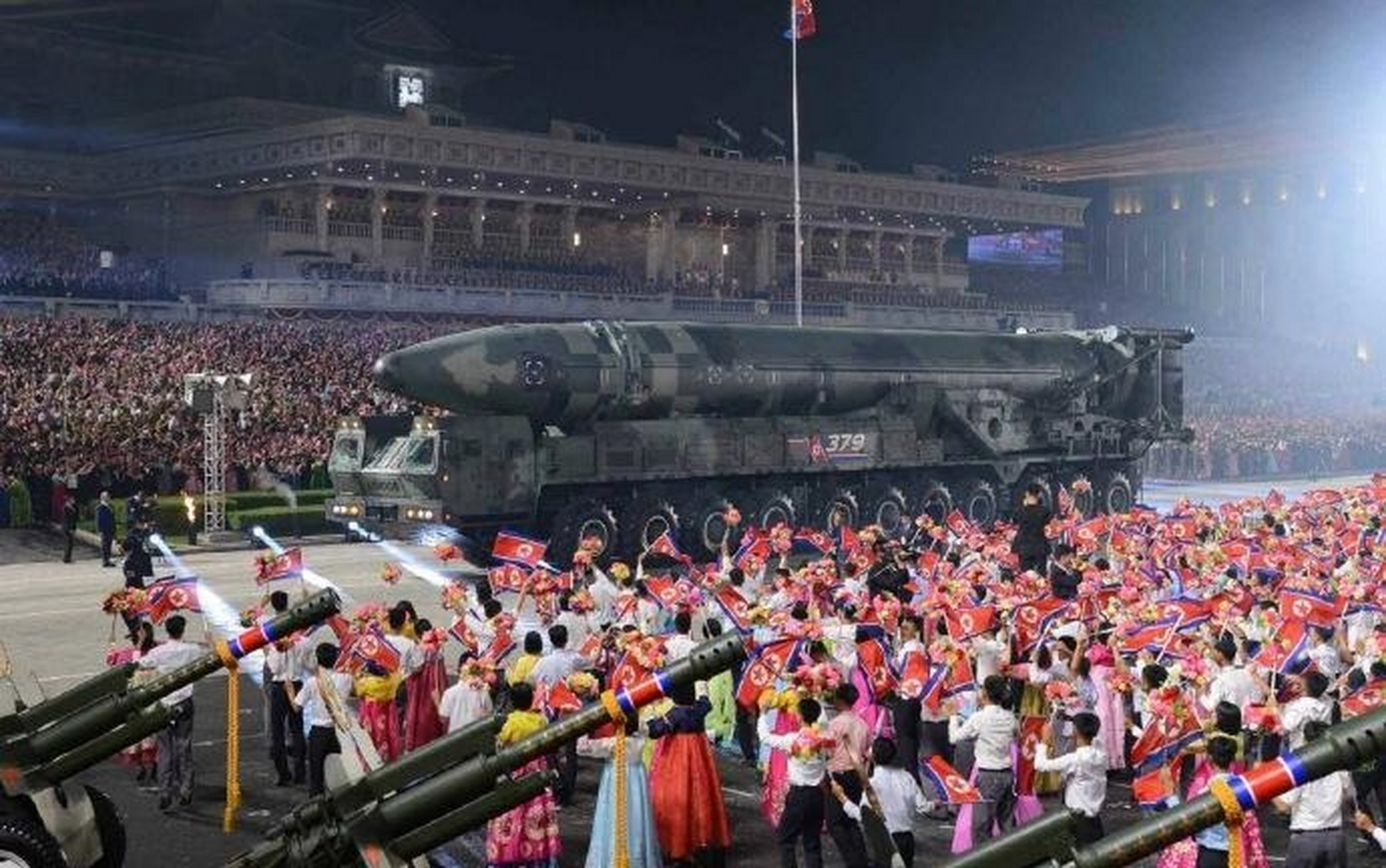 朝鲜举行盛大阅兵式,庆祝朝鲜战争停战70周年