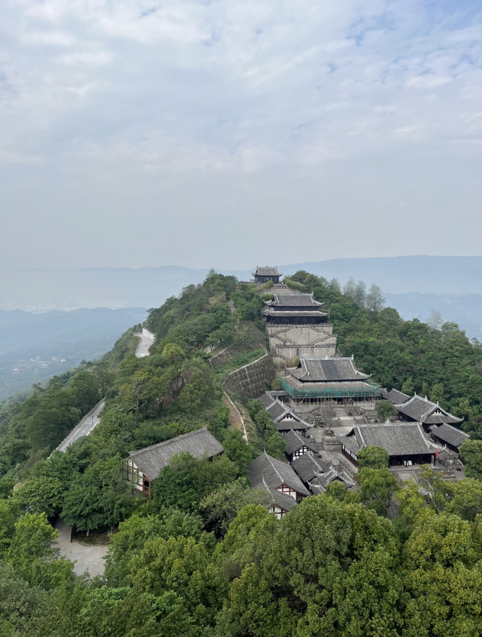 长寿菩提山位于重庆市长寿区,是长寿老八景之一,历史上由明僧大智铸铁