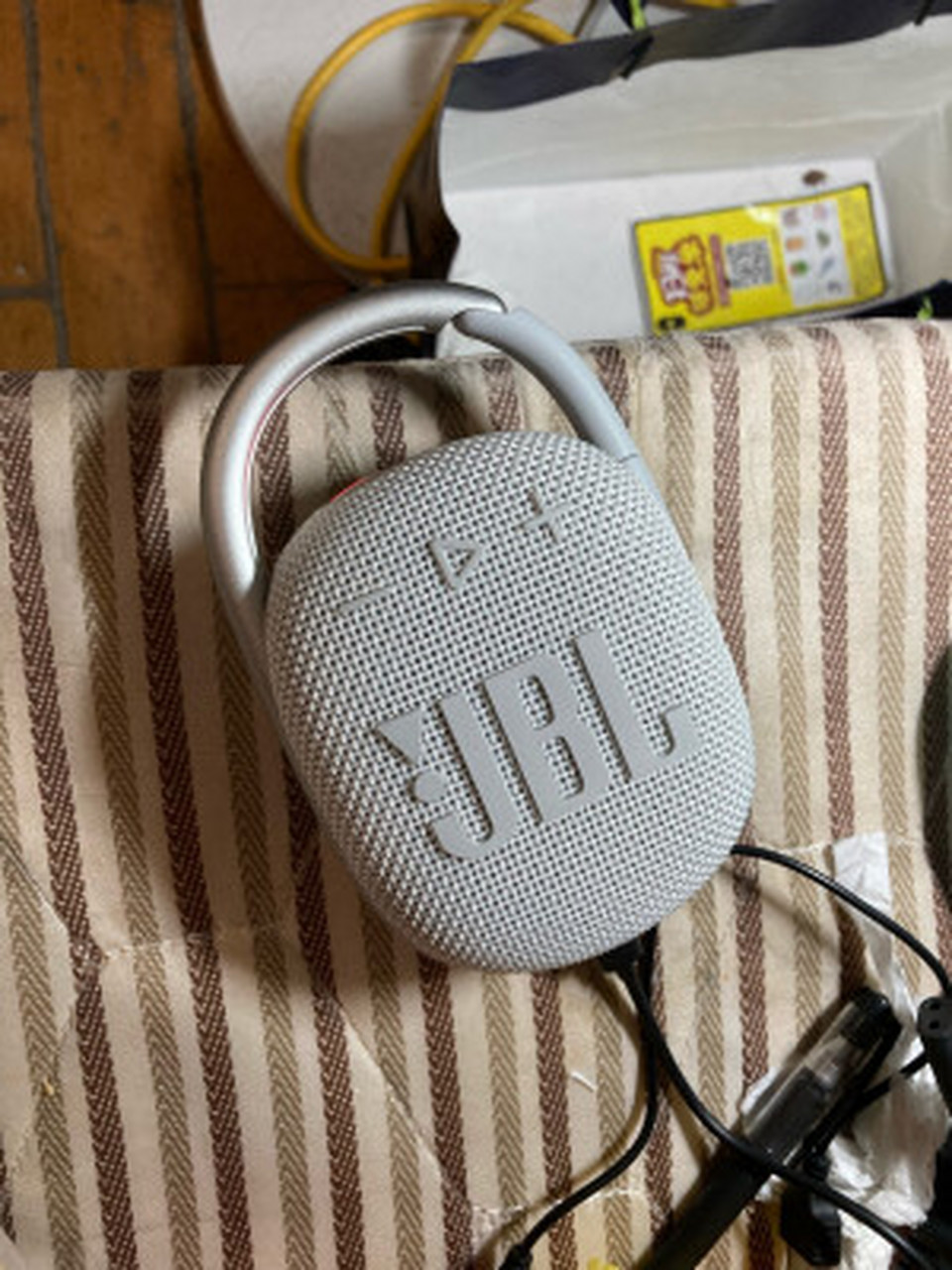 jbl clip4音质对比,13jblclip4对比  jbl clip4其实也还可以,蓝牙