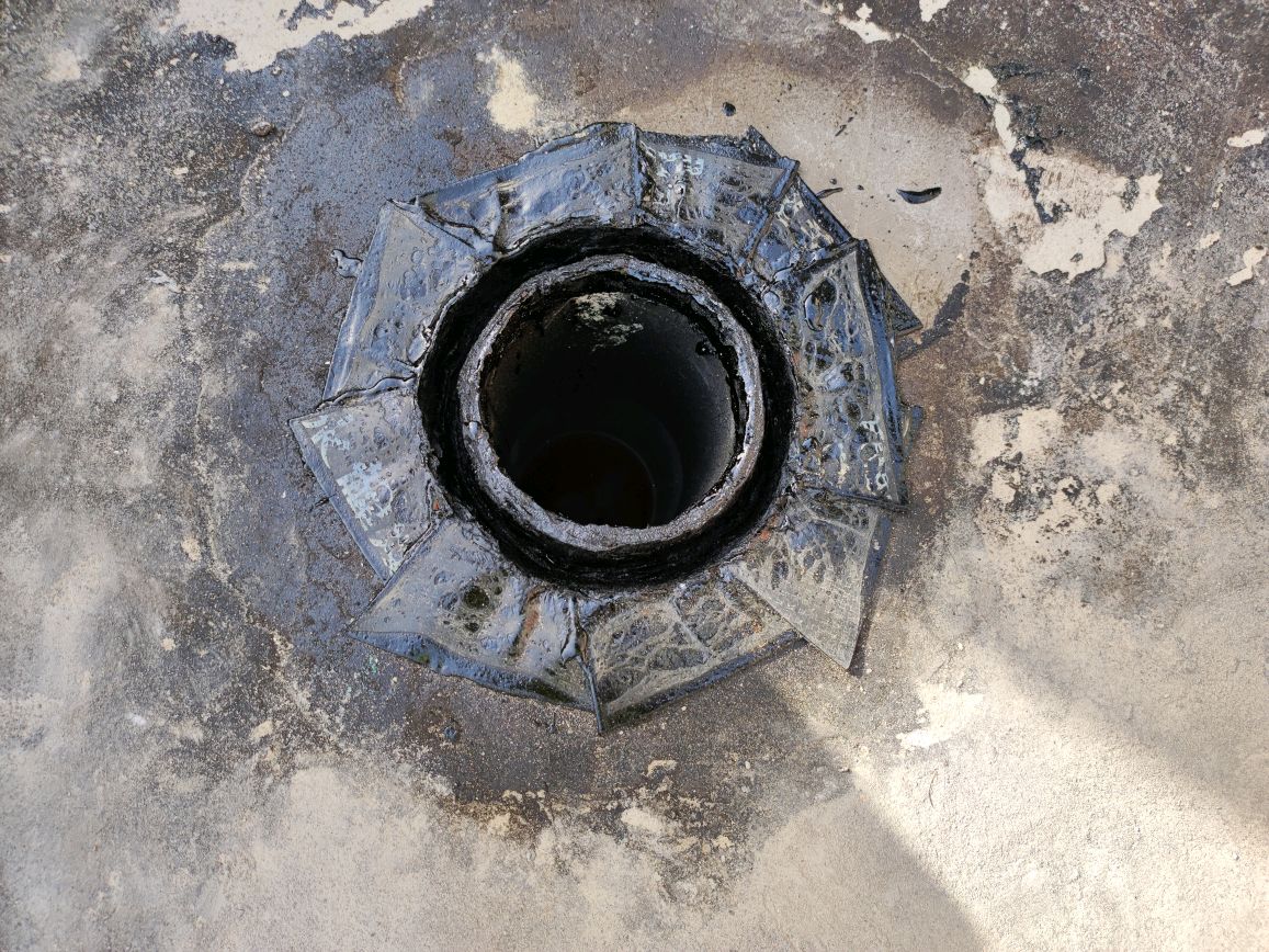 房屋为什么会漏水?看看屋面防水施工过程,关键就是雨水口