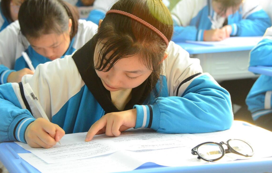 学生上课 baijiahao.baidu.com