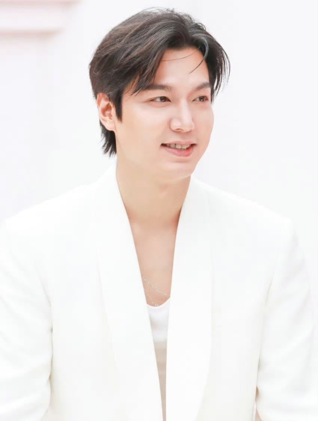 韩国男神李敏镐发福,昔日男神气质泯然众人矣,粉丝直呼不能接受