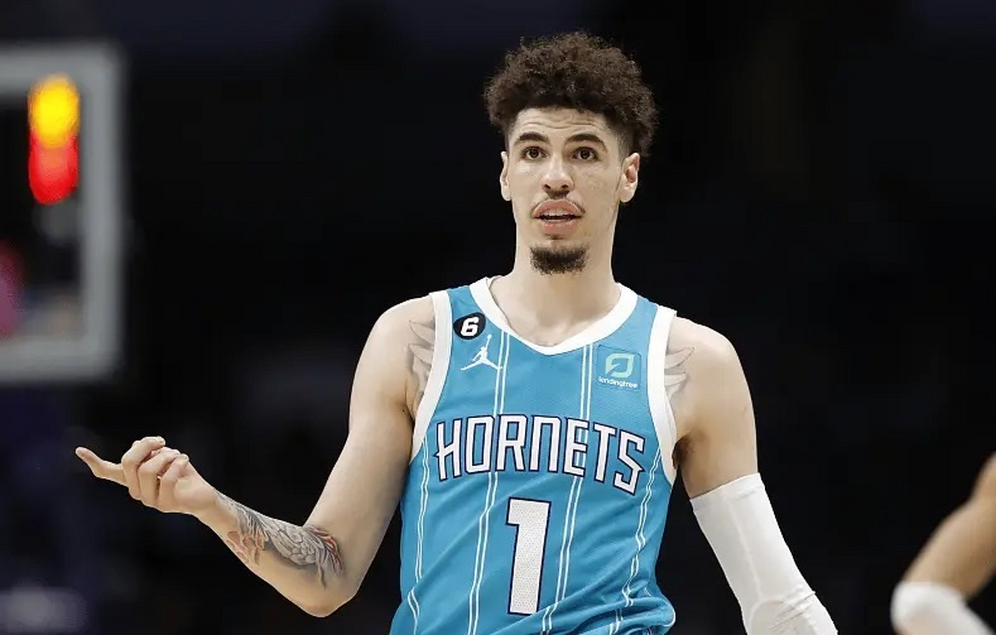 今日联盟动态 湖人继续补强中锋位置,和鹈鹕自由球员中锋贾克森-海斯