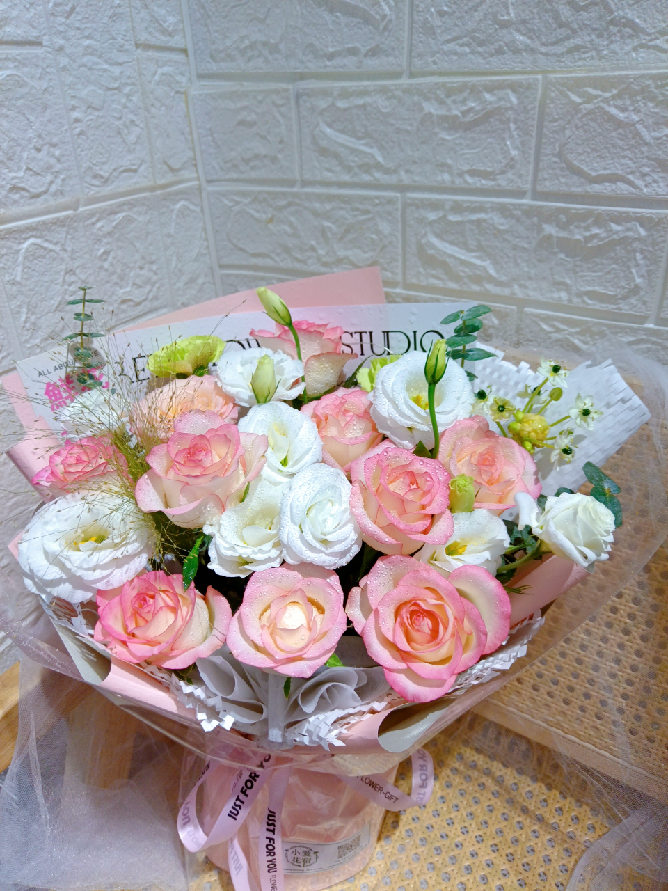 爱莎玫瑰混搭花束 岁月深远 守满心欢喜,清风自来