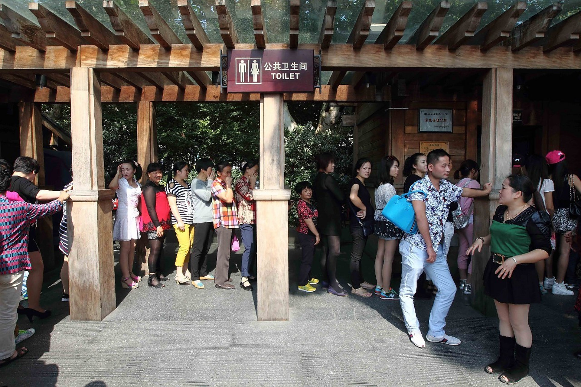 家电维修总排队？扫码上门省3小时+立减30元