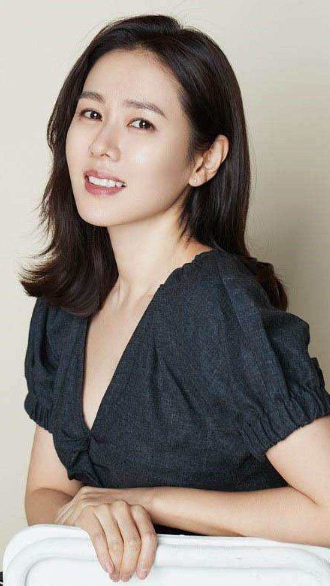 孙艺珍时尚唯美写真照,气质优雅,温婉可人