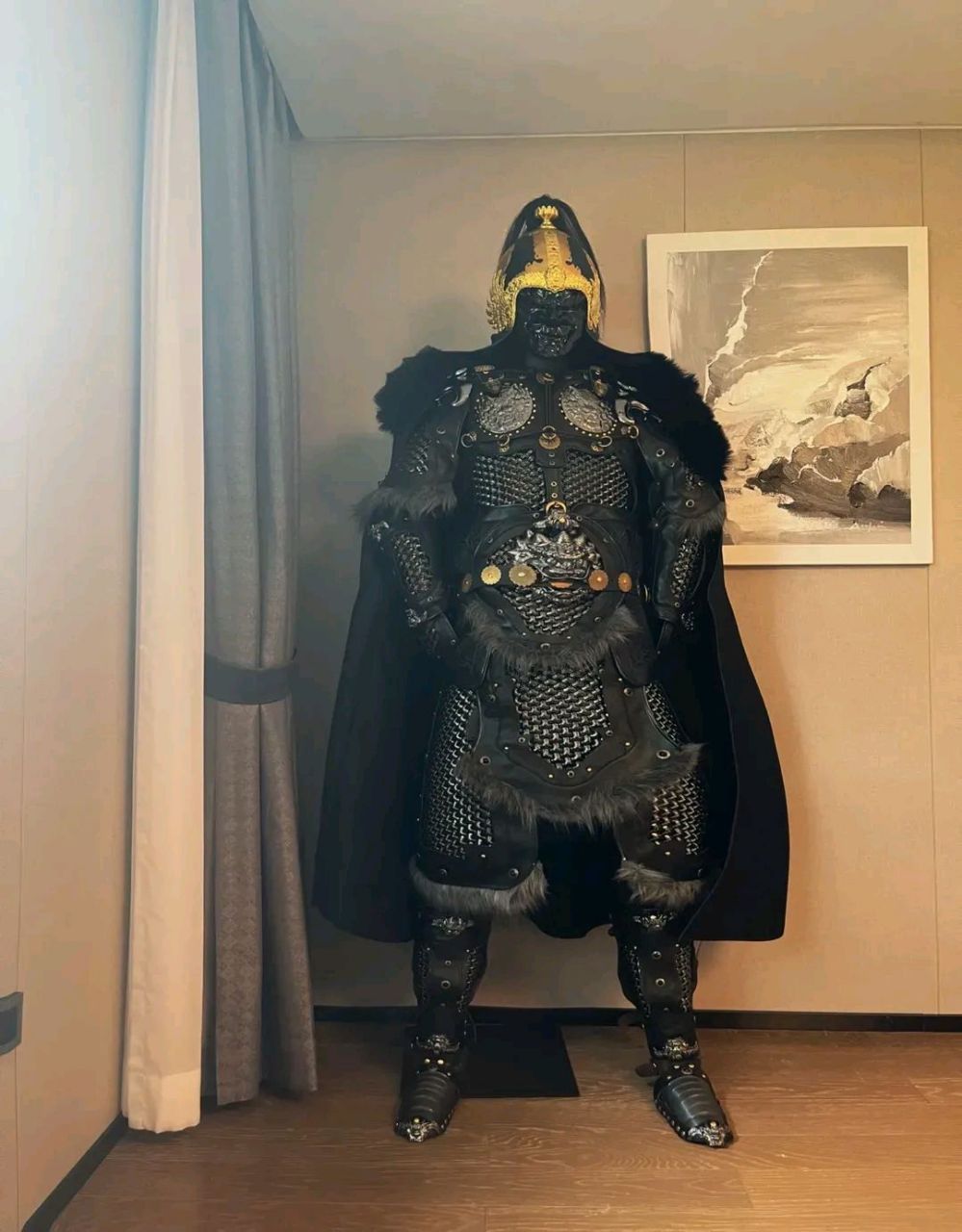 山文甲,一种至少在唐朝就已经出现了的典型中国式盔甲,后作为武将