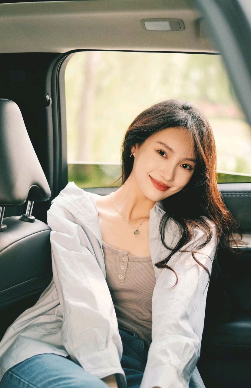 姜奕含～北京电影学院19级美女#校花营地