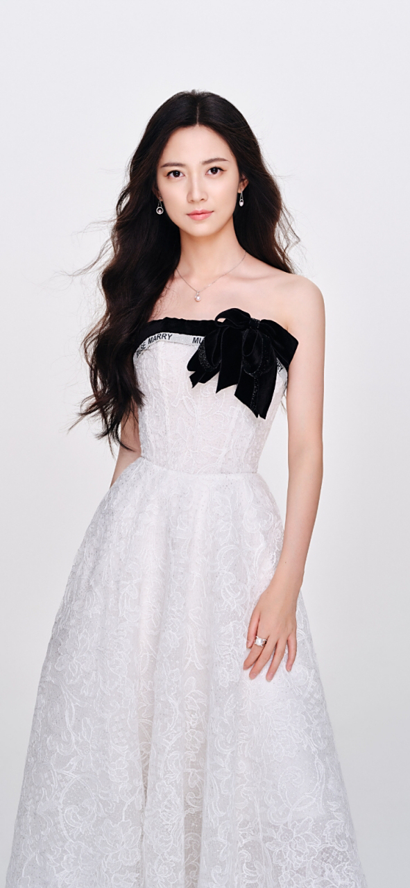 陈钰琪白色裙子纯洁之美