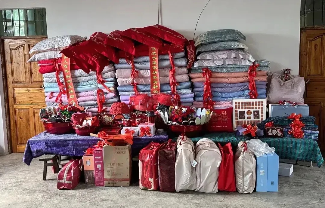 结婚嫁妆20多床被子,你觉得够吗?