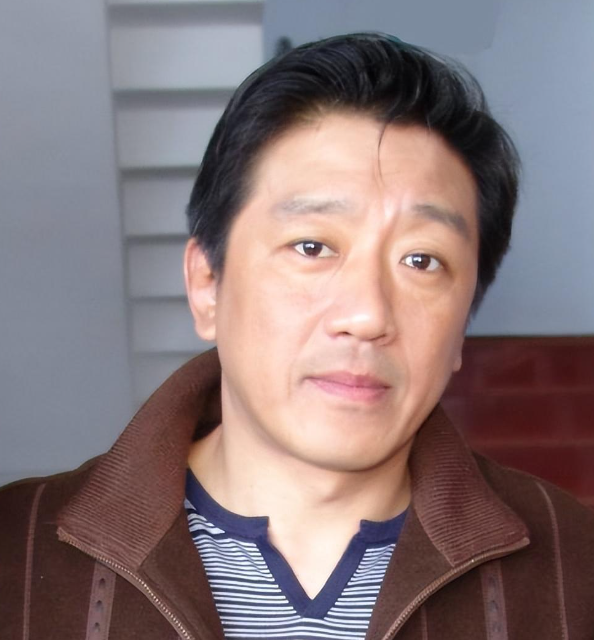 很多人都熟悉丁勇岱,他曾是《末路》中心狠手辣的悍匪"白宝山",也是