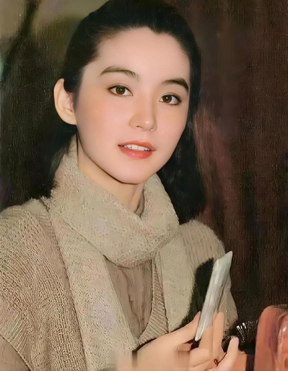 林青霞# #港风美人# 有一种美貌叫林青霞,她年轻时候的颜值是真蹈高