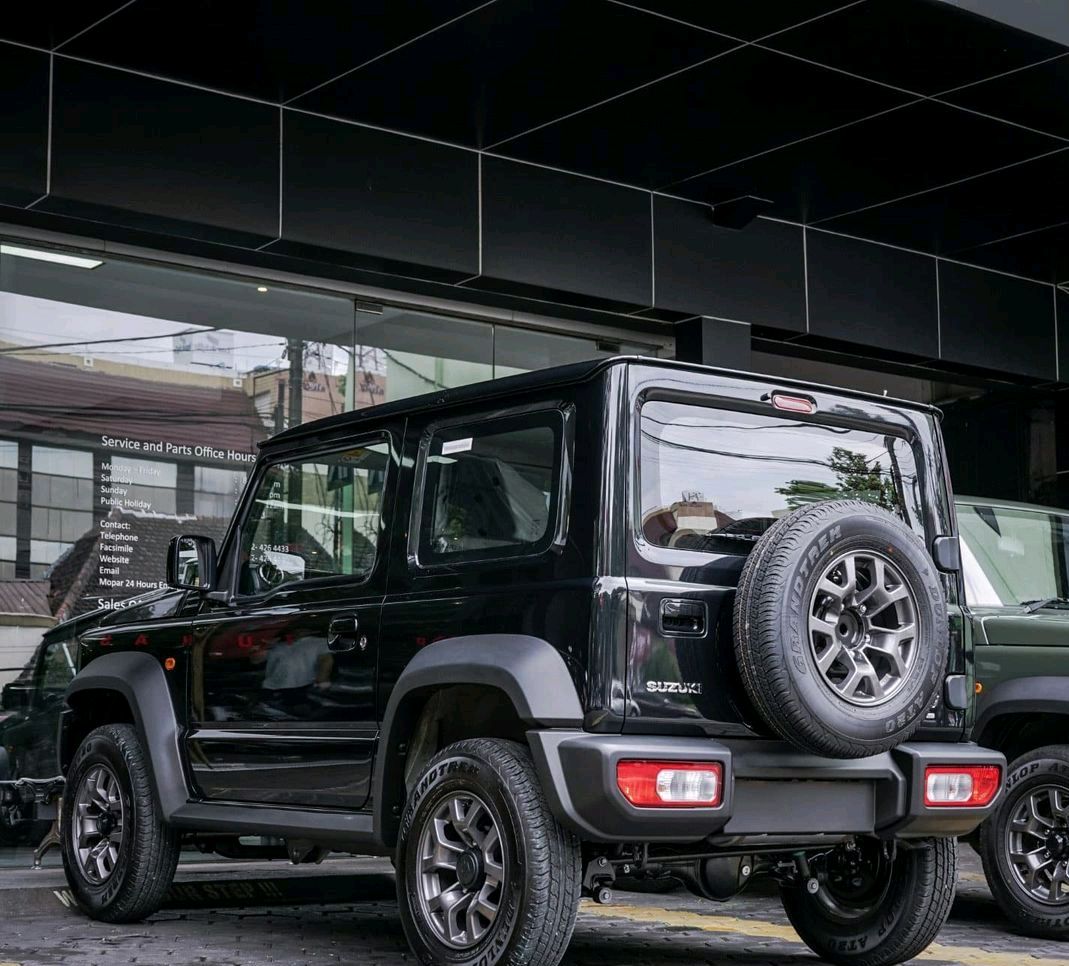 "黑武士"吉姆尼实车曝光,威猛又霸气,海外预售13万,可选6mt