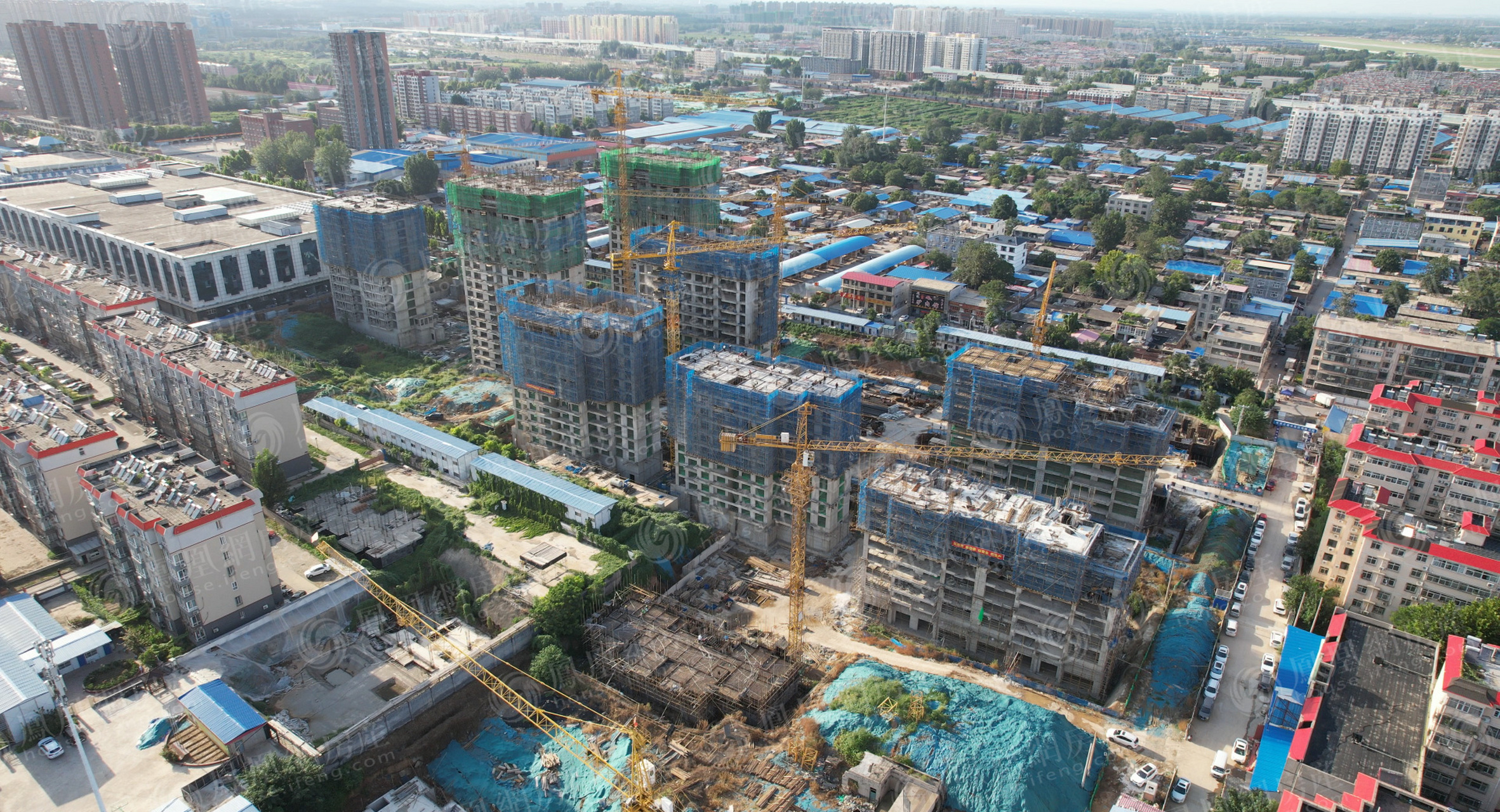 航拍 桥西区昶昊悦府  烂尾7年,开始复工 买房7年还是坑,现在终于动工