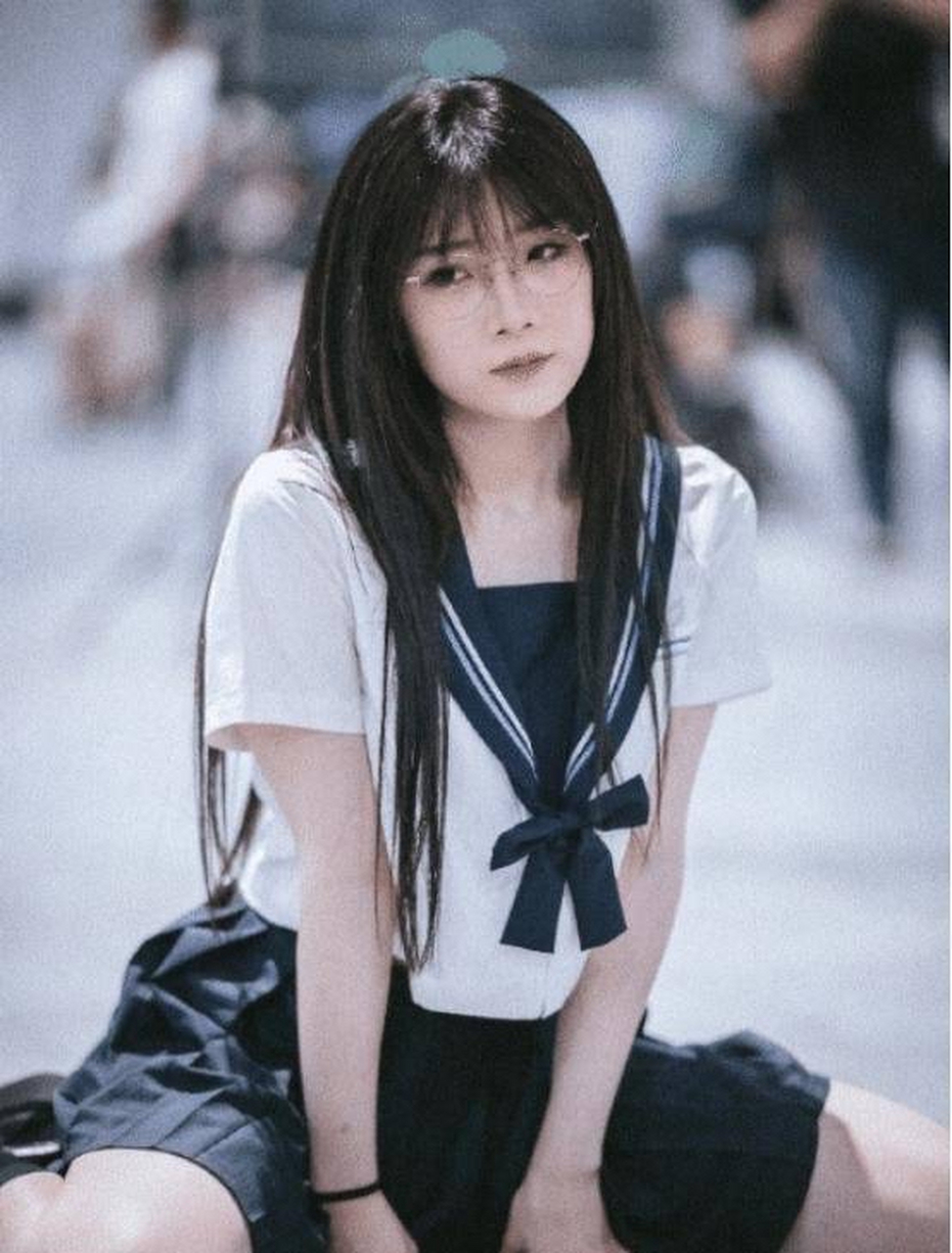 近日网上都在报道"男生漫展上当众掀女生裙子,追着女生跑!