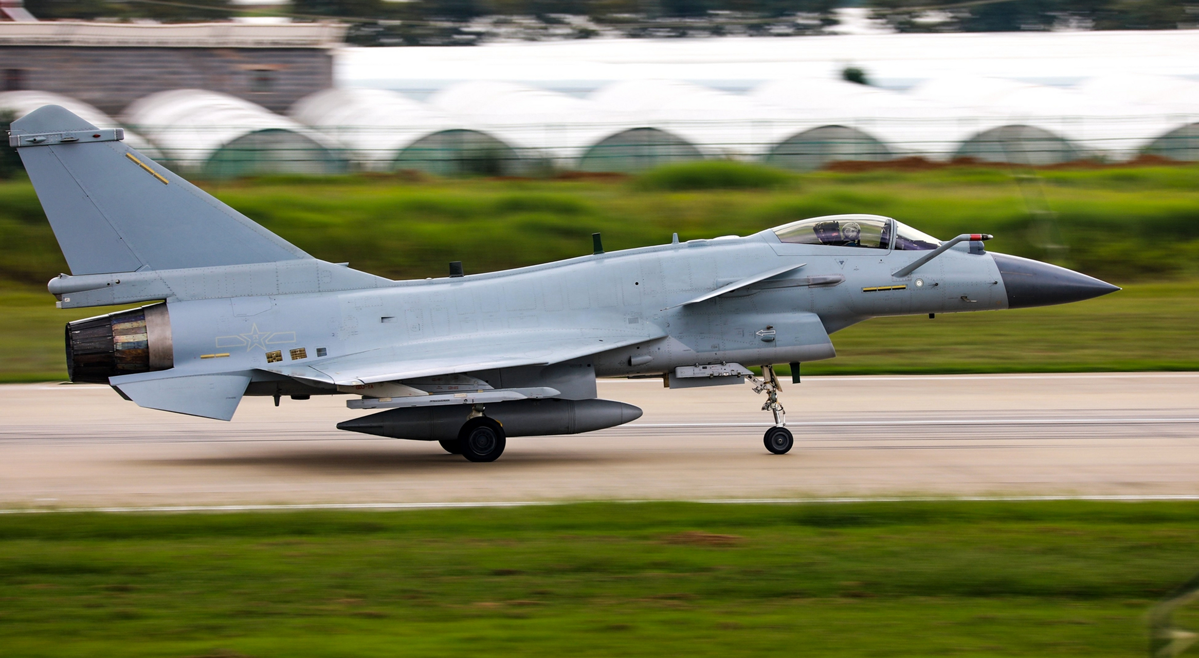 从不尽人意到出口国外,见证中国歼10战斗机的不懈进步!