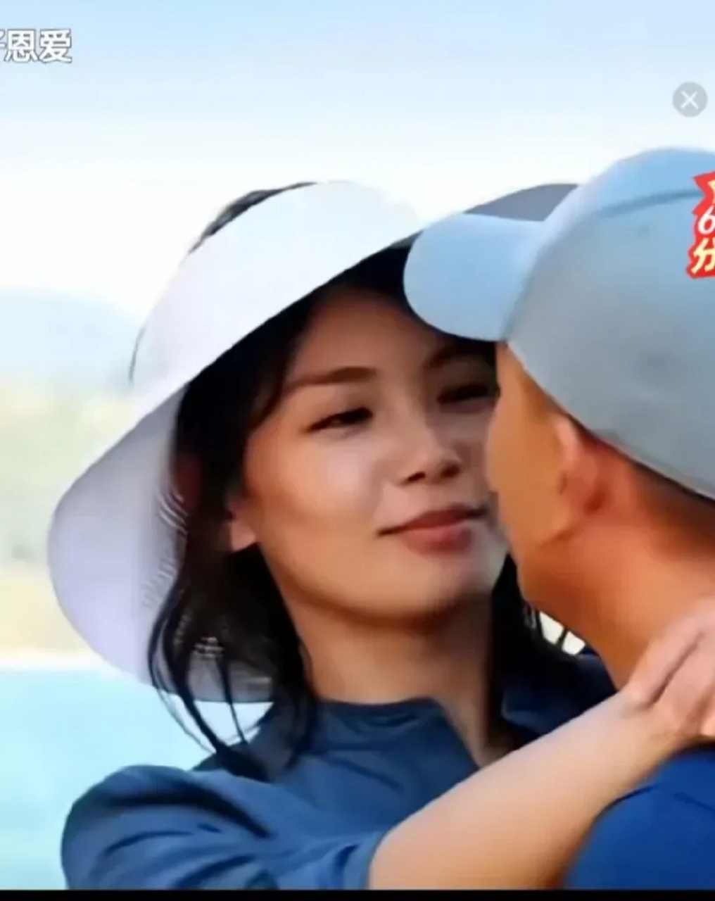 刘涛和老公摆各种姿势亲吻秀恩爱 生活又不是演戏,放在家里恩爱就好