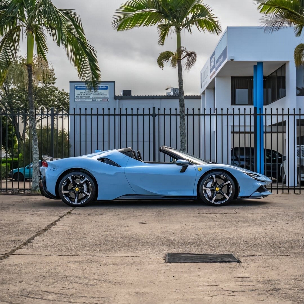以下是世界十大跑车排行榜(根据2023年的数据): 法拉利 laferrari