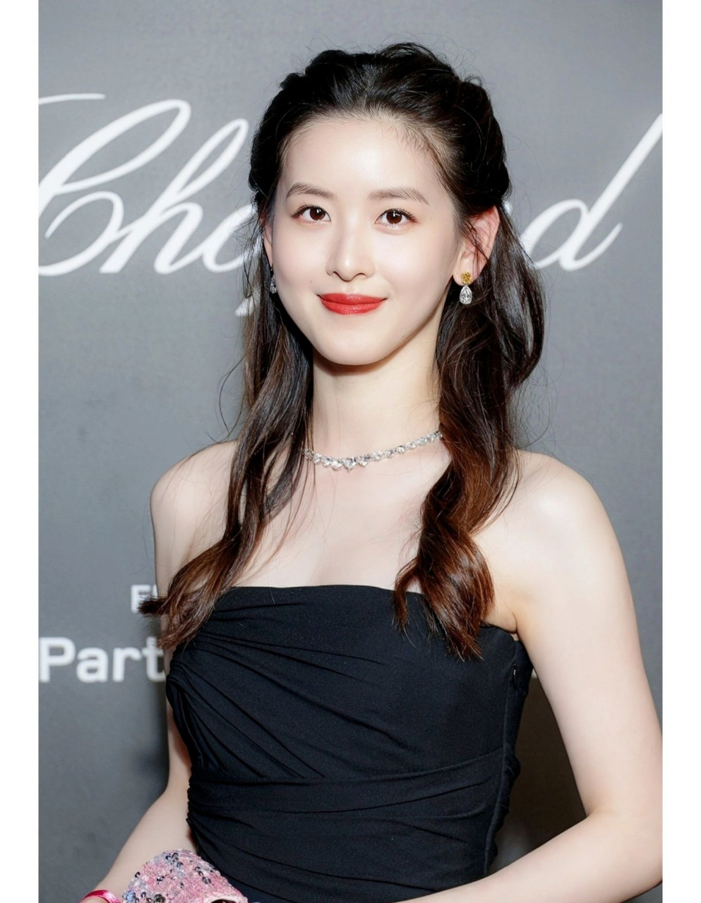 章泽天戛纳晚宴穿搭漂亮吧!