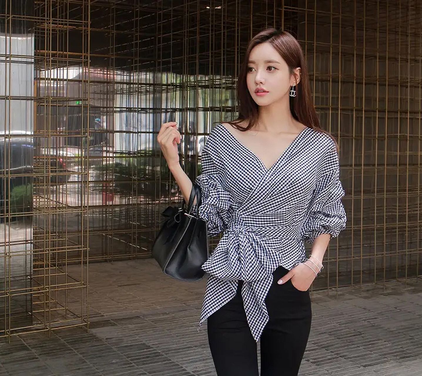 爆款练习生# 孙允珠 黑白格子束腰衬衫