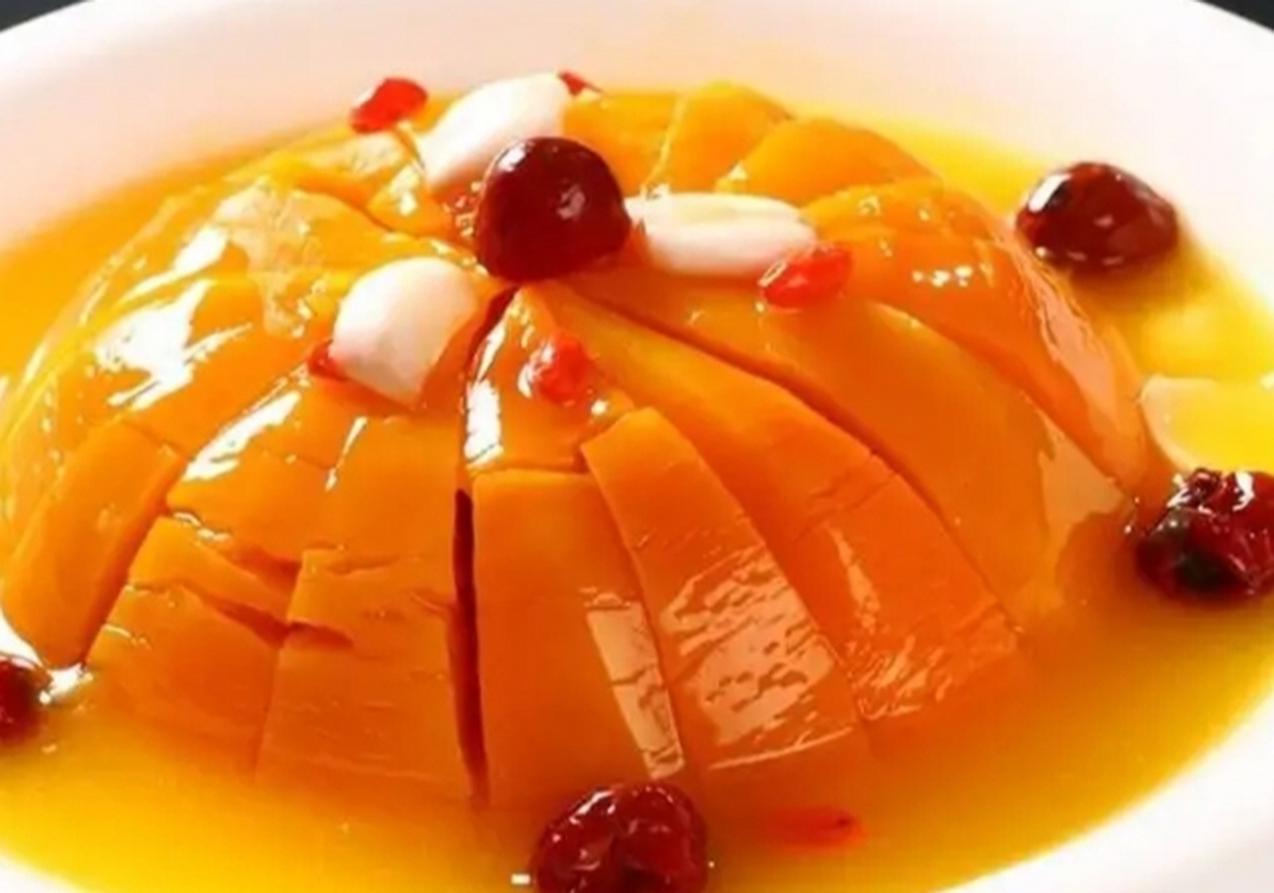 我的美食分享#  红枣百合蒸南瓜  食材:干百合,红枣,南瓜,红薯捣圹