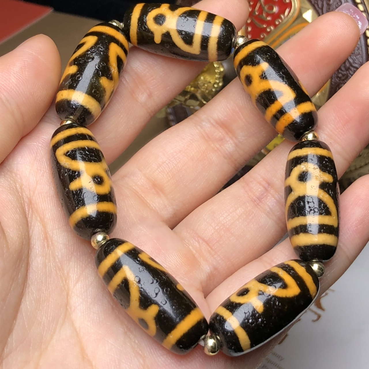 天珠是沉积在地下神灵的眼睛.财神天珠.古朴美观!