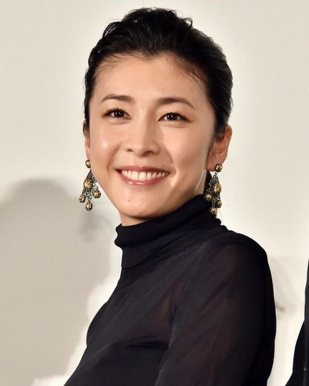 2020年9月27日,日本女星竹内结子去世,享年40岁