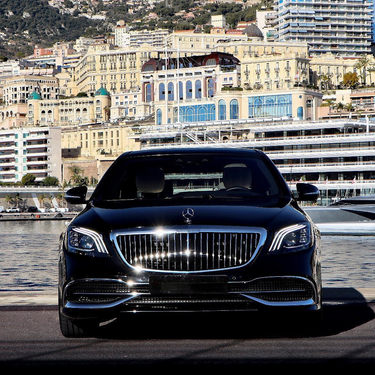 【小高带你侃奔驰】迈巴赫s560(w222) 棱形格真皮内饰,后排娱乐系统