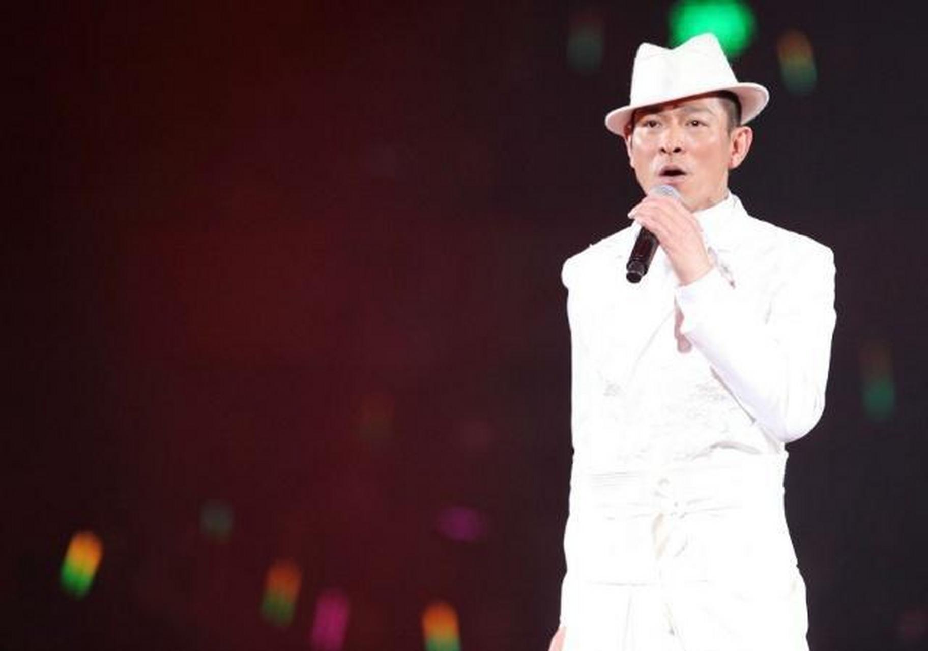 刘德华2007wonderful world香港演唱会,盛况空前,一票难求  刘德华