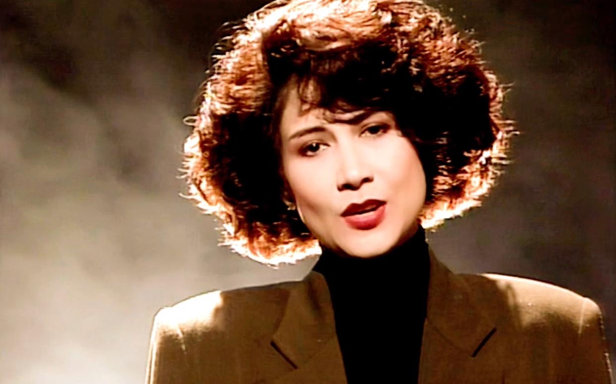 唱《鲁冰花》甄妮1983年丈夫车祸去世,她却能在4年后生下他女儿