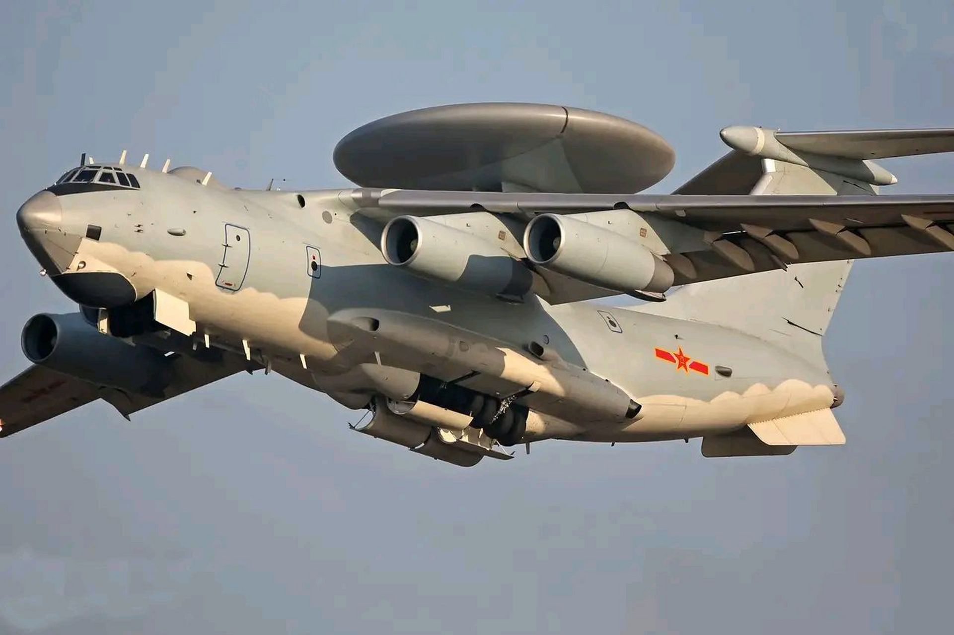 中国空军的"空警"2000空中预警机,被俗称为"争气机",是中国在面对美国