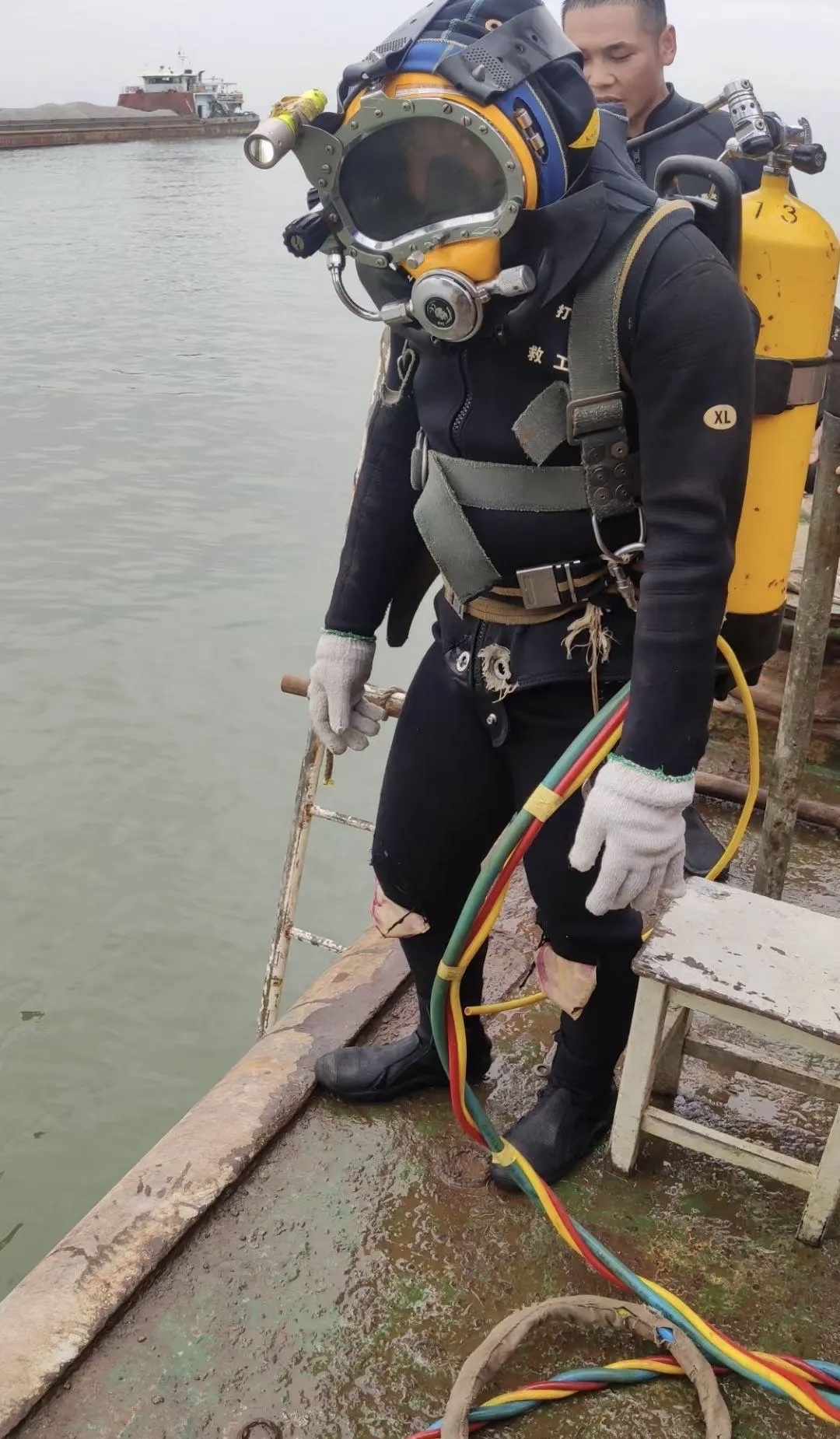 青岛市水下打捞～青岛本地水下打捞服务公司