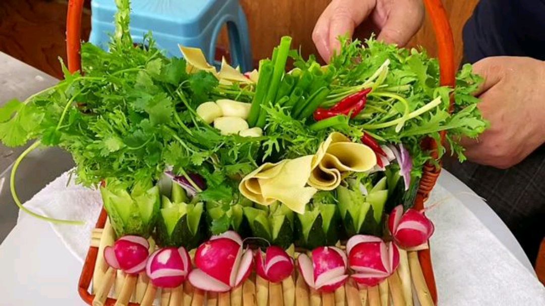 多种蘸酱菜花式切法,简单实用,学会了招待客人倍有面,先收藏了