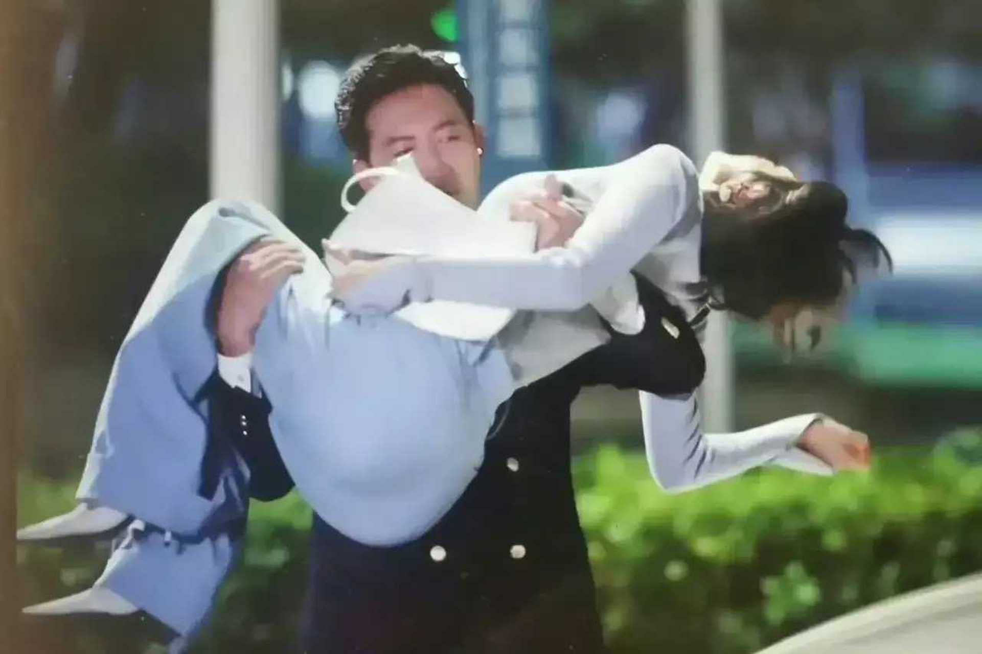 宋轶,热巴,秦岚这三个的公主抱大家喜欢哪个?